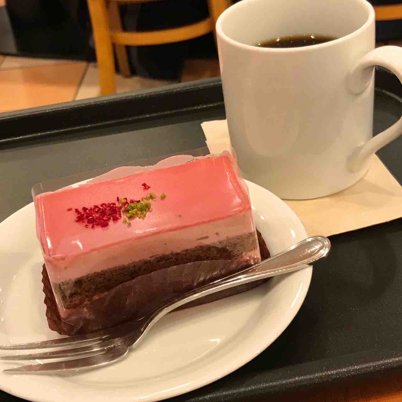 福岡市博多区 カフェ ベローチェのルビーチョコレートケーキ Nagatakのブログ