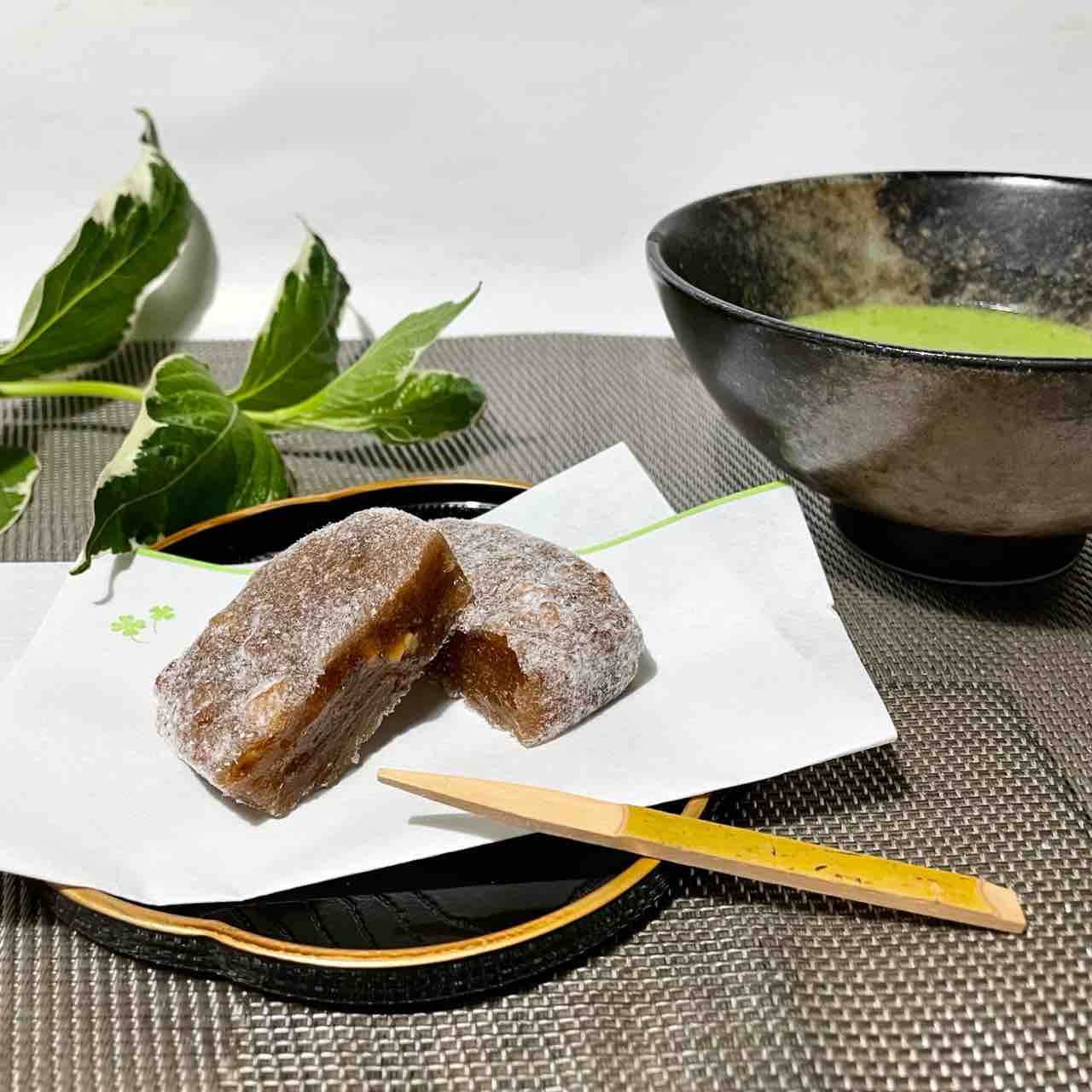 くるみもち セブンイレブン】本日のお抹茶のお供は、醤油の風味香る「くるみもち