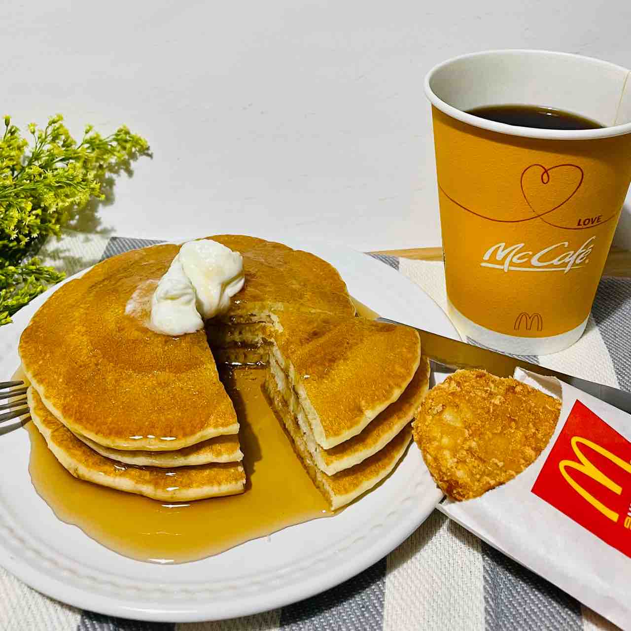 マクドナルドノース天神店 今朝の朝ごはんは ホットケーキセット Nagatakのブログ