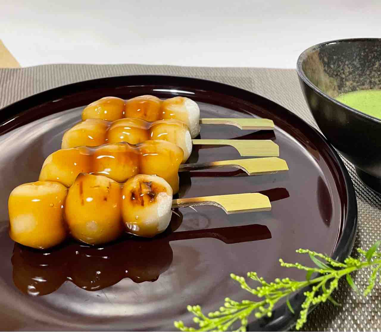 甘味処たきむら】今日のお抹茶のお供は、出来立ての「みたらし団子