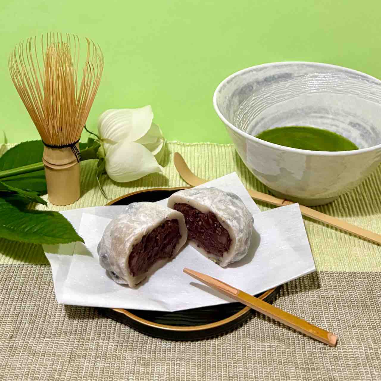 セブンイレブン】本日のお抹茶のお供は、新発売「ずっしり豆大福