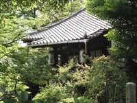 本堂、右側から