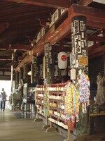 本堂内部