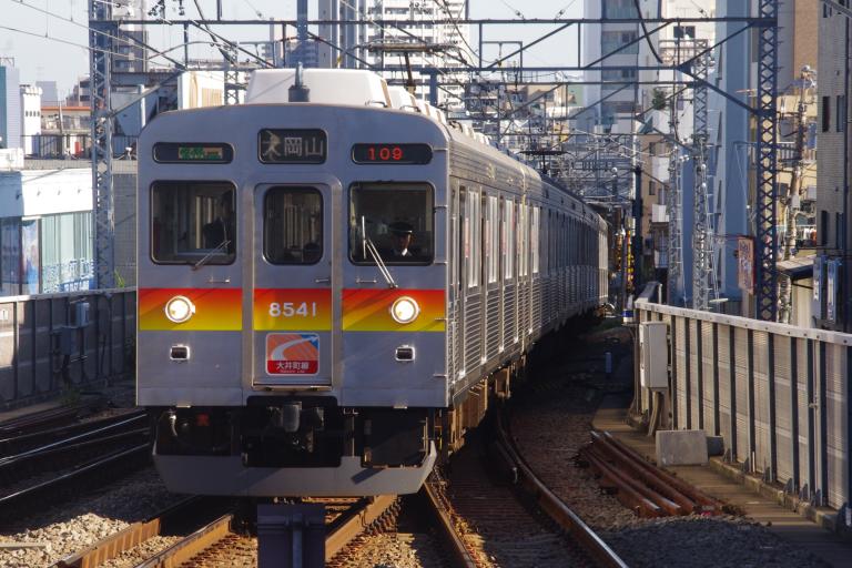 大岡山行き Kereta Api
