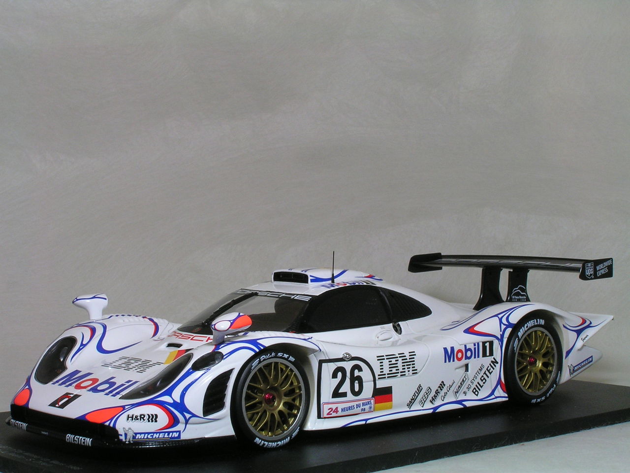 1/18 ポルシェ 911 GT1 1998年 ル・マン優勝車 : minicar-olive