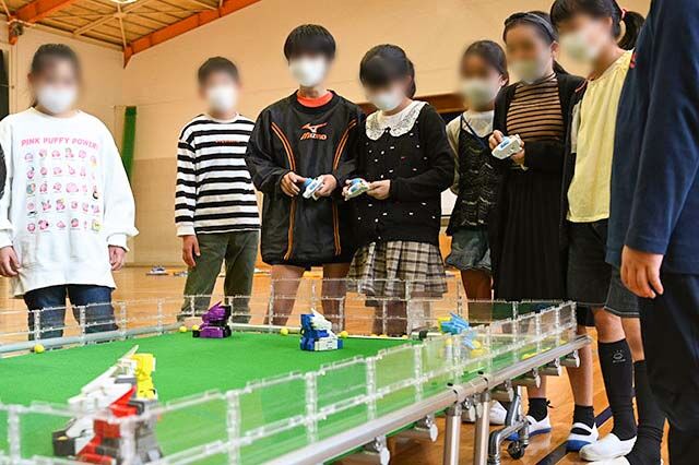 ミニロボチャレンジ教室』 ～富士宮市立大富士小学校5年：組立