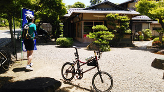 広尻池畔のそば屋