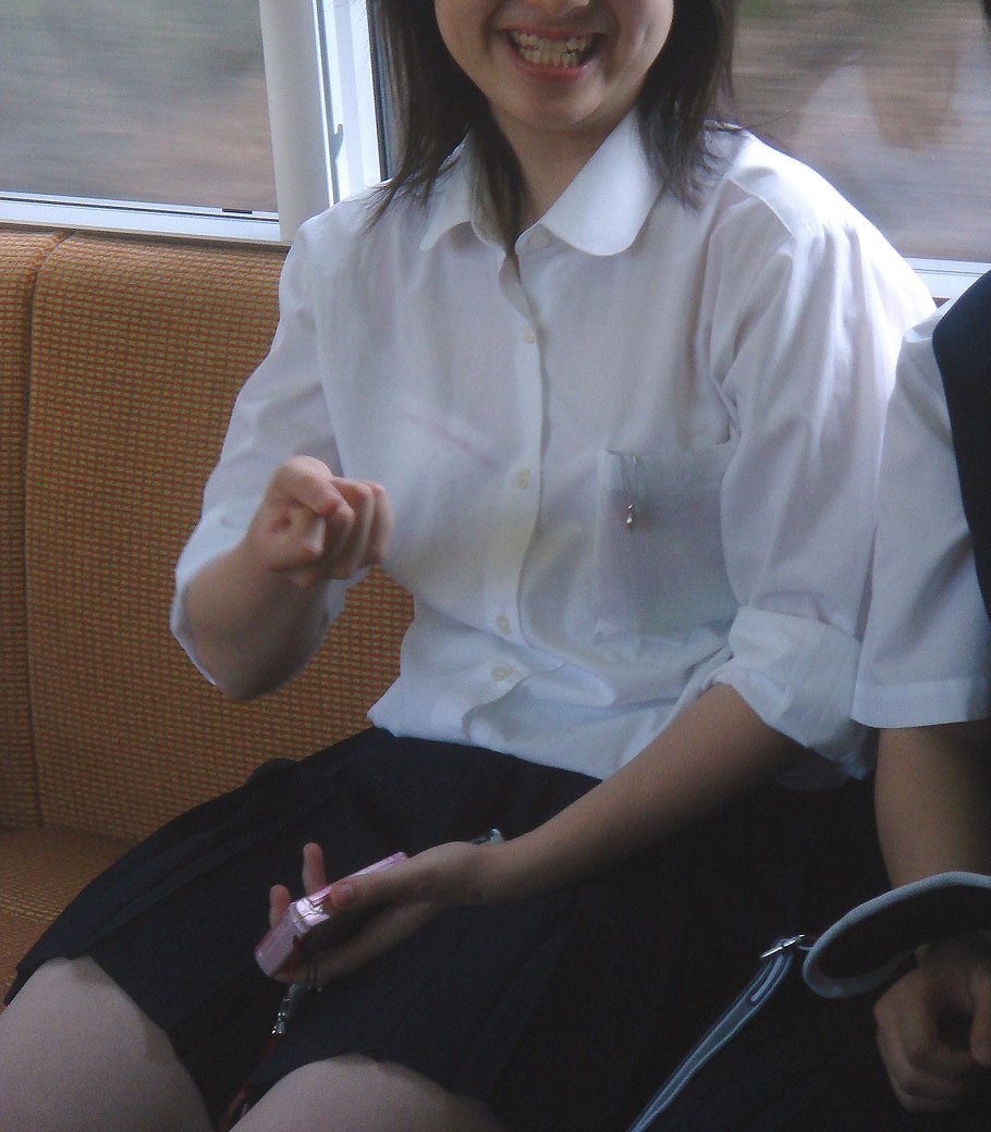 Jkが着てるyシャツの透けているブラに興奮する画像 Jcjk コー速 画像