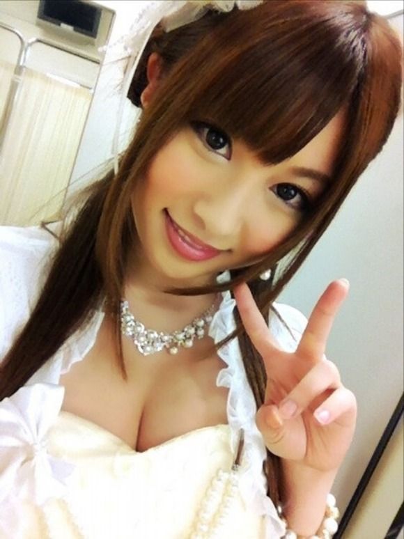 あ 可愛いよなあ と まじまじ眺めてしまう そしてアソコが元気になってくる 美少女画像 綺麗なエロお姉さん