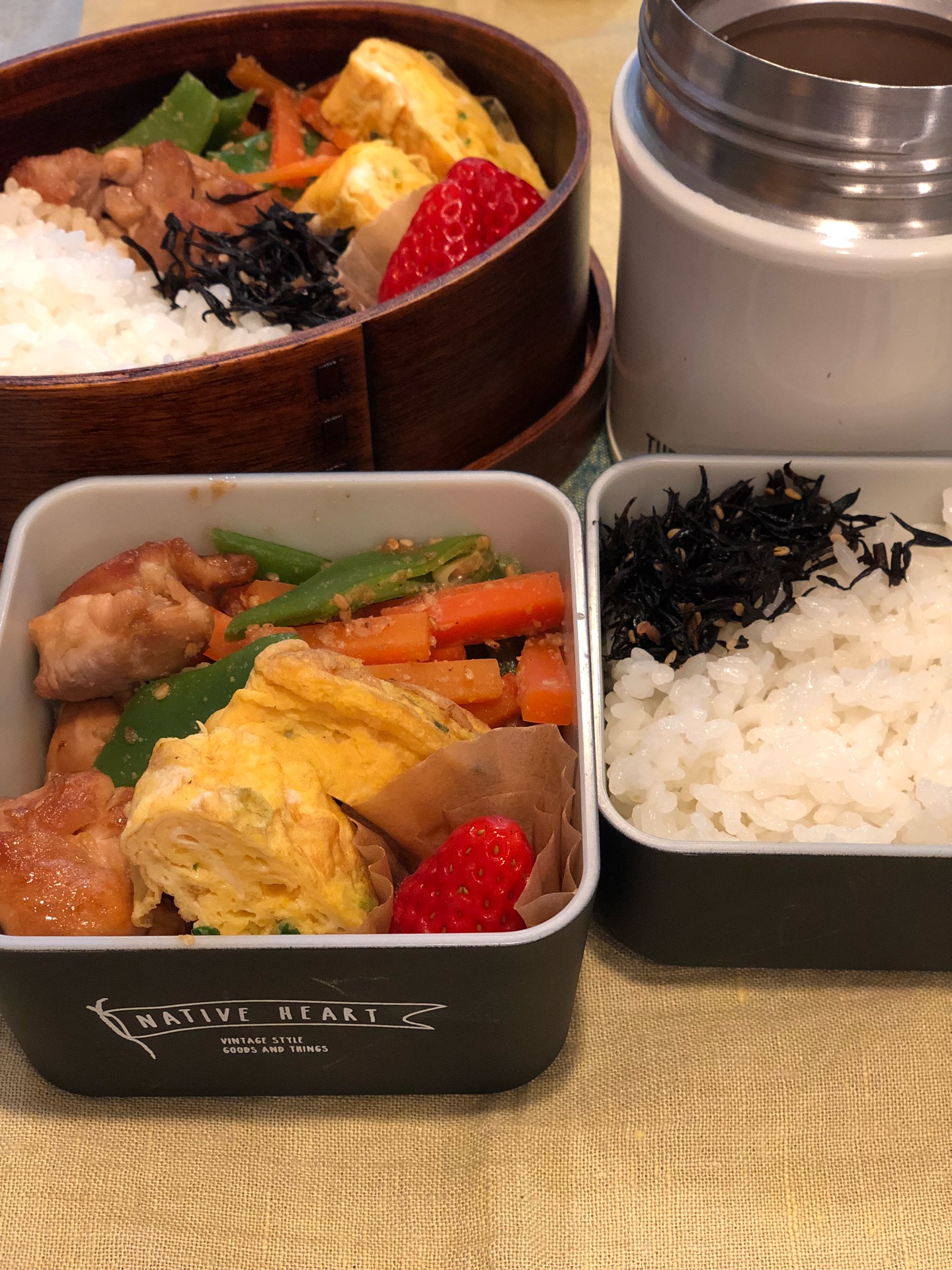 今日の中1男子弁当 熱々の豚汁とネギ入り玉子焼き 豚汁はいつも大鍋でたっぷりと みんなで食べよ おうちごはん Powered By ライブドアブログ 今日の中1男子弁当 熱々の豚汁とネギ入り玉子焼き 豚汁はいつも大鍋でたっぷりと みんなで食べよ おうちごはん Powered By ライブドアブログ