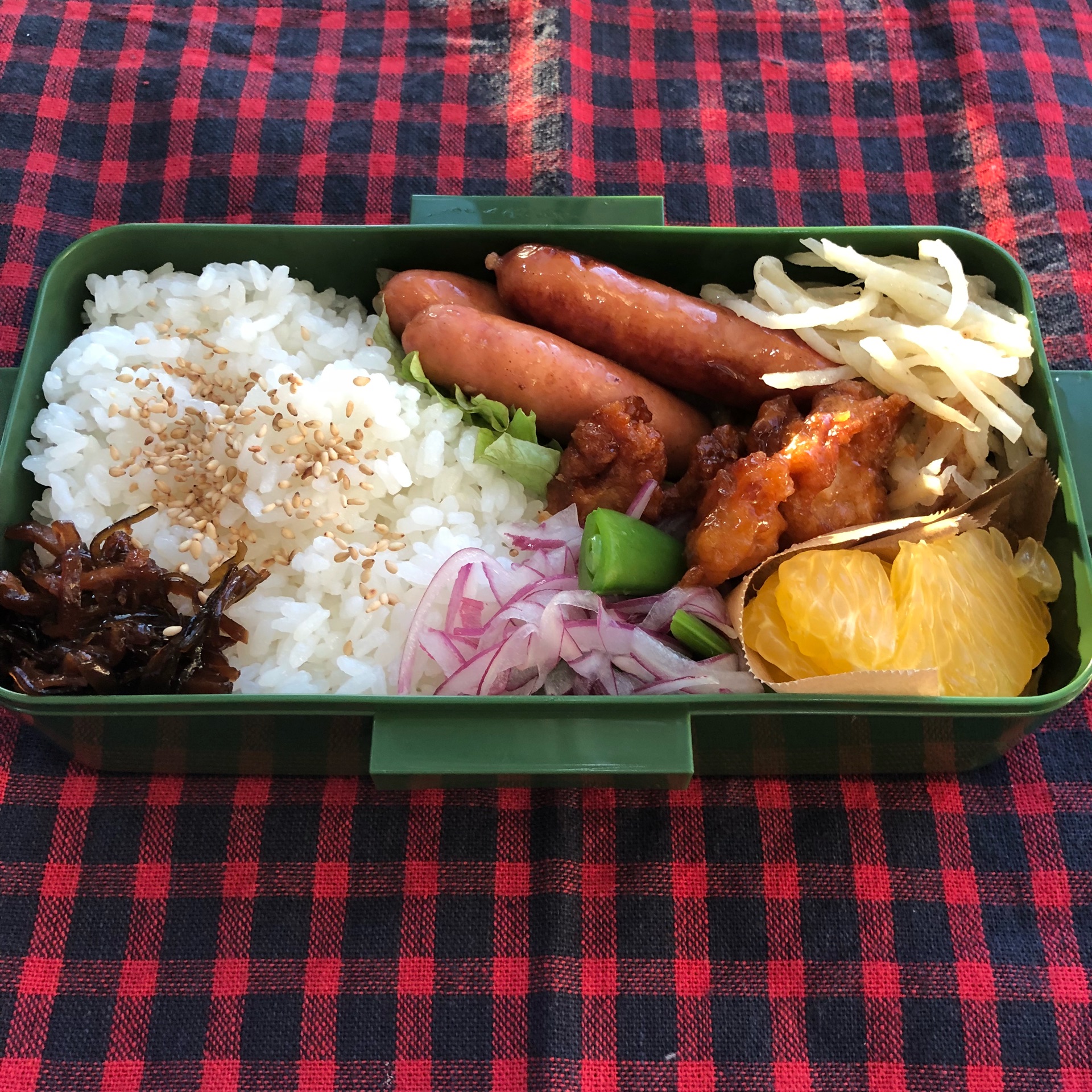 今日の中１男子弁当 ハッシュドポテトと紫玉ねぎのマリネ 久しぶりの鶏きんかんの甘辛煮 みんなで食べよ おうちごはん Powered By ライブドアブログ