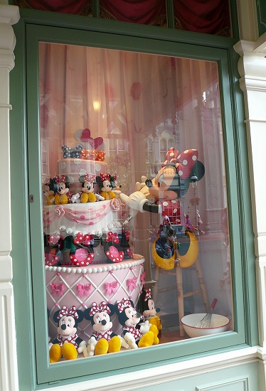 ディズニー カンパニーのウィンドウ みにぶろ