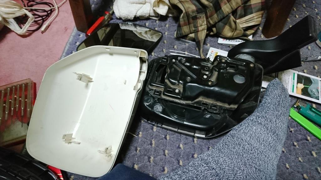 ムーヴ L150s のドアミラーの 殻割り 分解修理 Changeable Diary ムーヴ L150s のドアミラーの 殻割り 分解修理 Changeable Diary