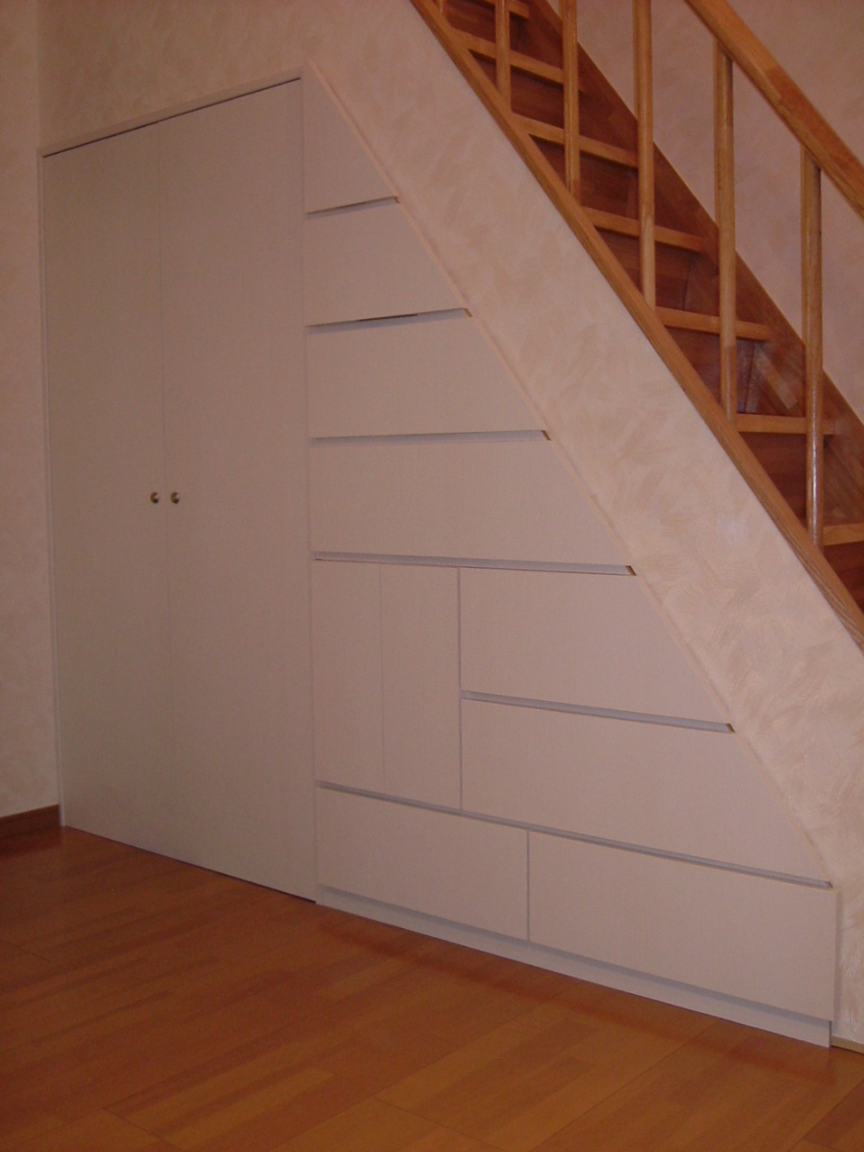 ロフト用階段下収納 家のリフォーム ミオデザイン