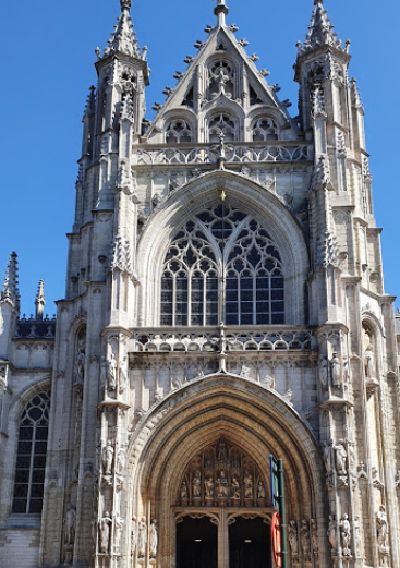 スマホひとつでヨーロッパ放浪旅 ブリュッセル 魅惑のノートルダム