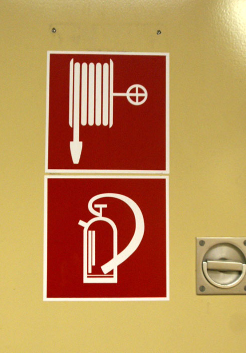 ドイツの地味にかわいい標識 海外への旅 時に出張 時に家族と