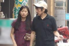 離婚の篠原涼子 子供を市村に預け80万円別宅に…目撃した“自由”な別居現場