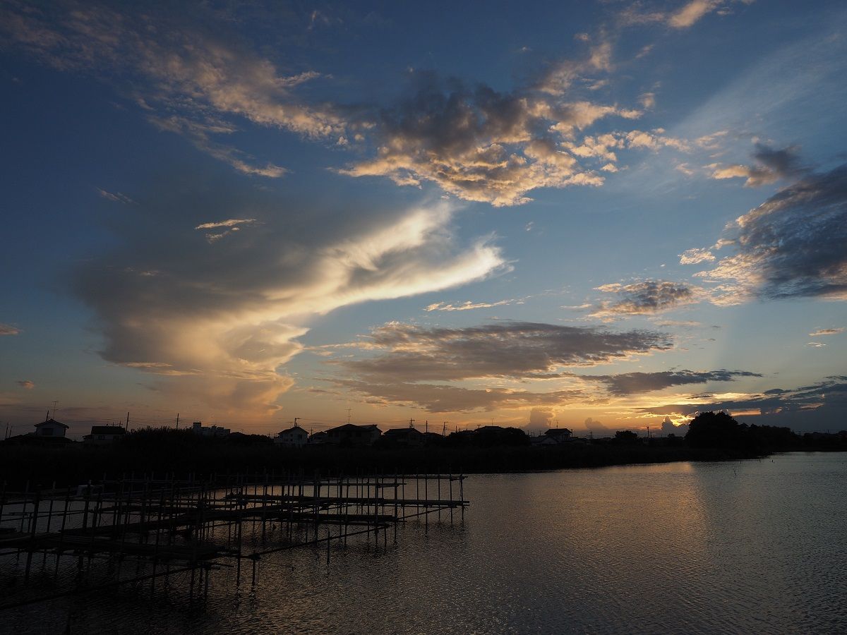 [山森★浪漫] : 梅雨空け間近の夏の夕空