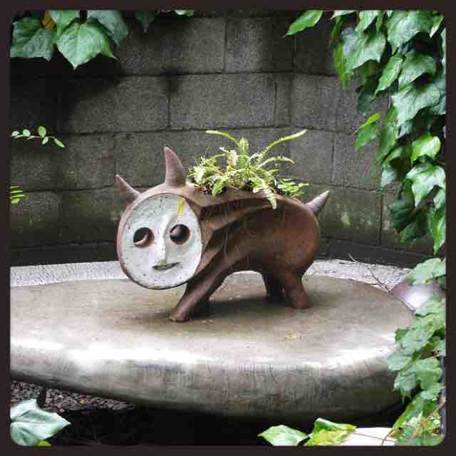 犬の植木鉢 Miracles 犬の植木鉢 Miracles