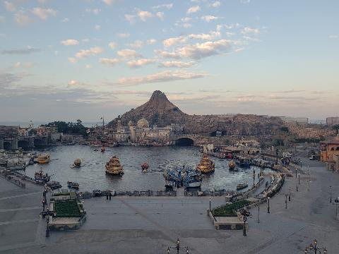 今年も Welcome To Christmas が流れる ママごんのtdrへの道