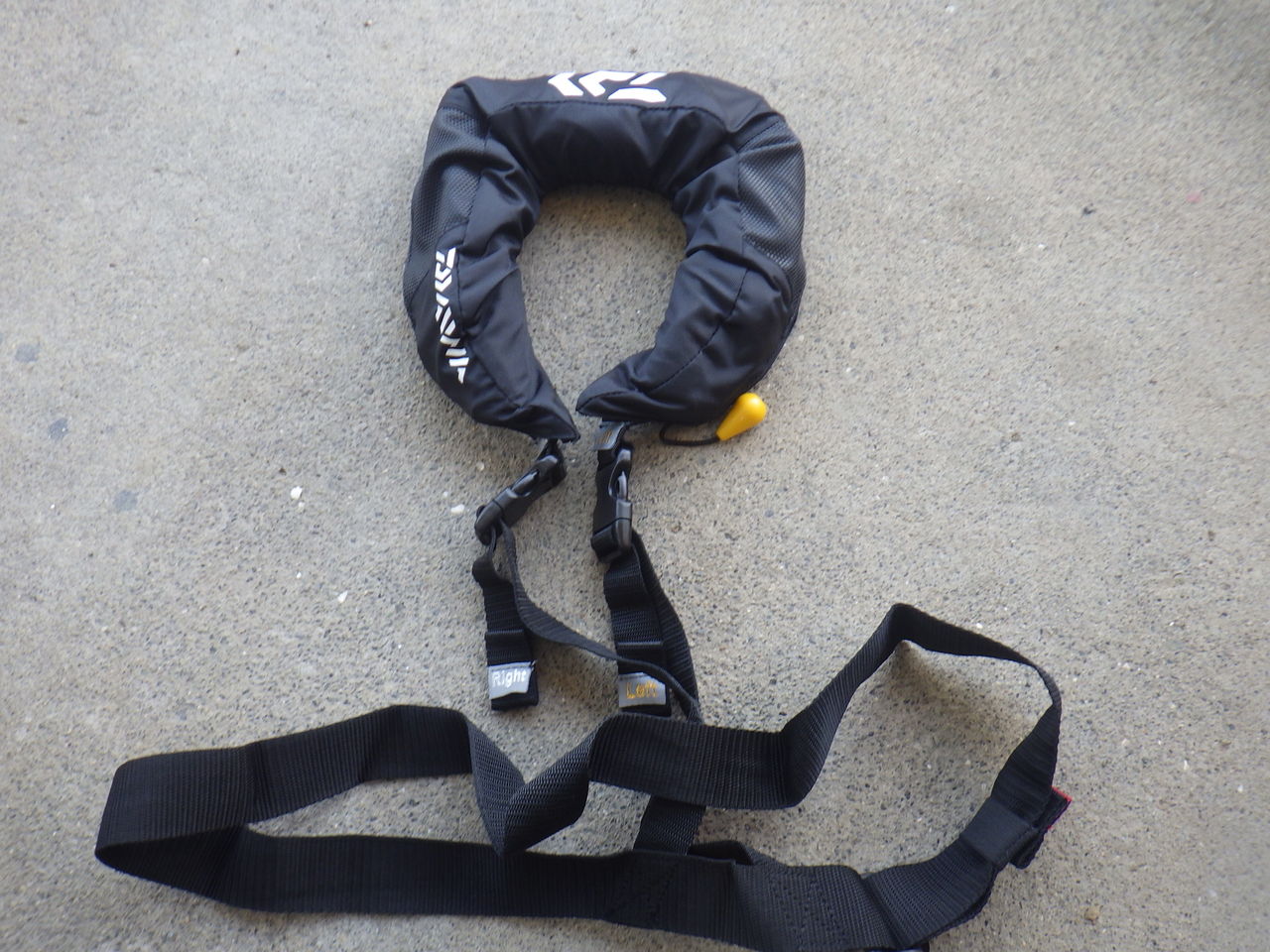 鮎用 ライフジャケット 馬鹿の知恵は後から