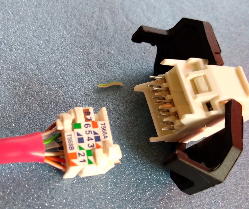 簡単確実 専用工具不要 3M CAT.6 UTP モジュラージャック VOL-OCK6-U8 取り付け手順 : 電話LAN工事材料の話