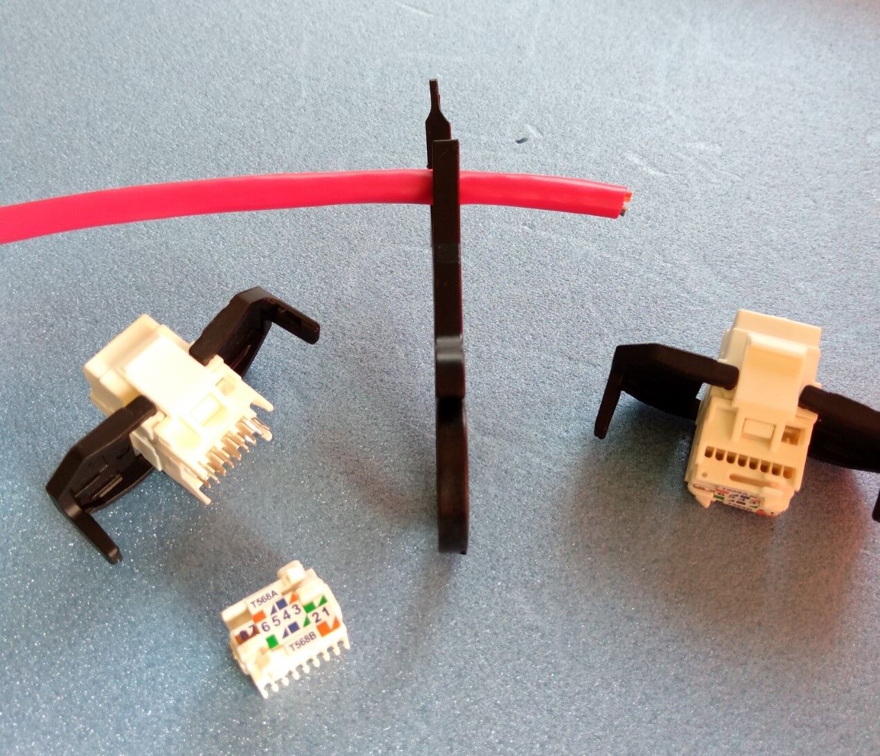 簡単確実 専用工具不要 3M CAT.6 UTP モジュラージャック VOL-OCK6-U8 取り付け手順 : 電話LAN工事材料の話