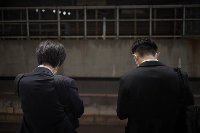 悲報 電車に飛び込んだ男 フロントガラスを突き破り乗客を巻き添えにする ミラクルミルク