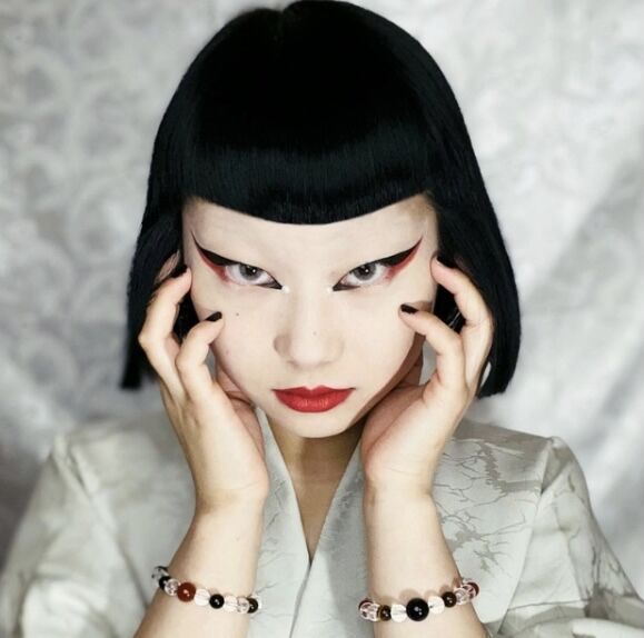 画像 謎の女 一重まぶたを活かして眉毛全剃り前髪パッツンにします Jk 可愛い 可愛い ミラクルミルク 画像 謎の女 一重まぶたを活かして眉毛全剃り前髪パッツンにします Jk 可愛い 可愛い ミラクルミルク