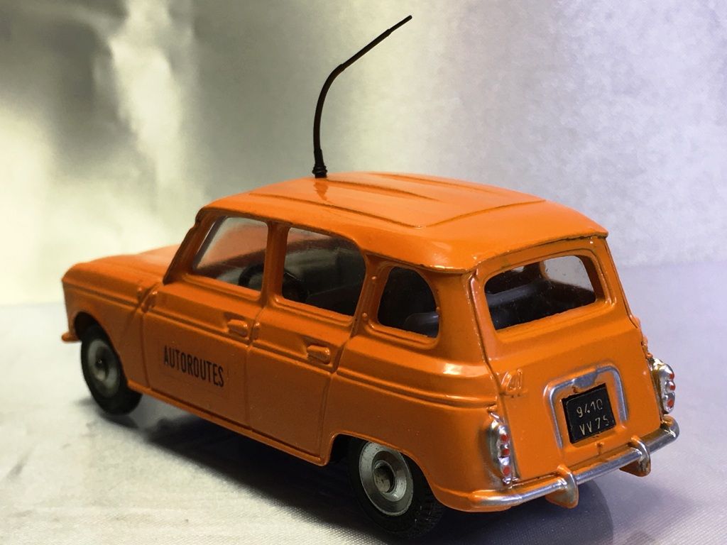 DINKY ディンキー ルノー　4L 　フランス製　ミニカー　トミカ DINKY ディンキー ルノー 4L フランス製 ミニカー トミカ DINKY