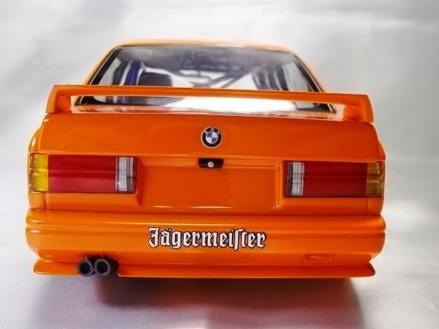 1/18 ミニチャンプス BMW M3(E30) イエガーマイスター