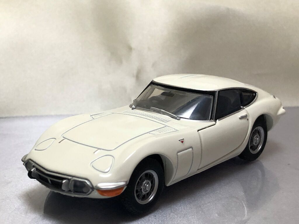 アシェットTOYOTA2000GT 微笑ましい 8分の1モデル hachette 