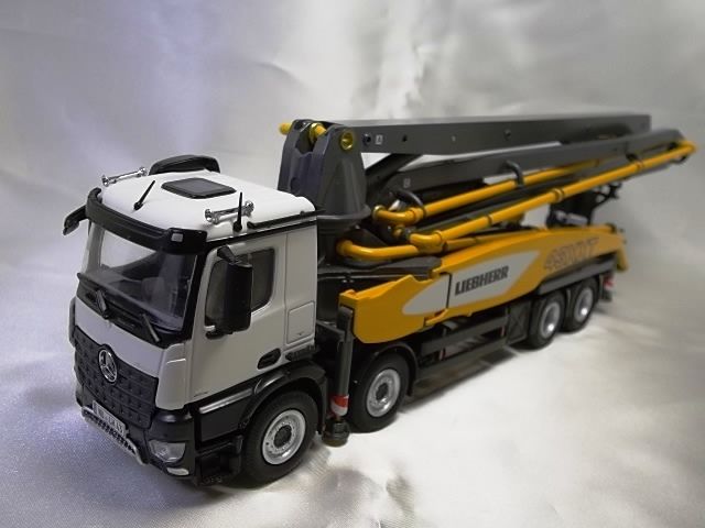 Conrad 1/50 ベンツアクトロス コンクリートポンプ車