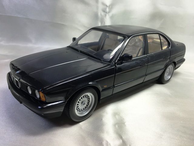 1/18 ミニチャンプス BMW 535i 1988（E34) : ミニカーとか好きな