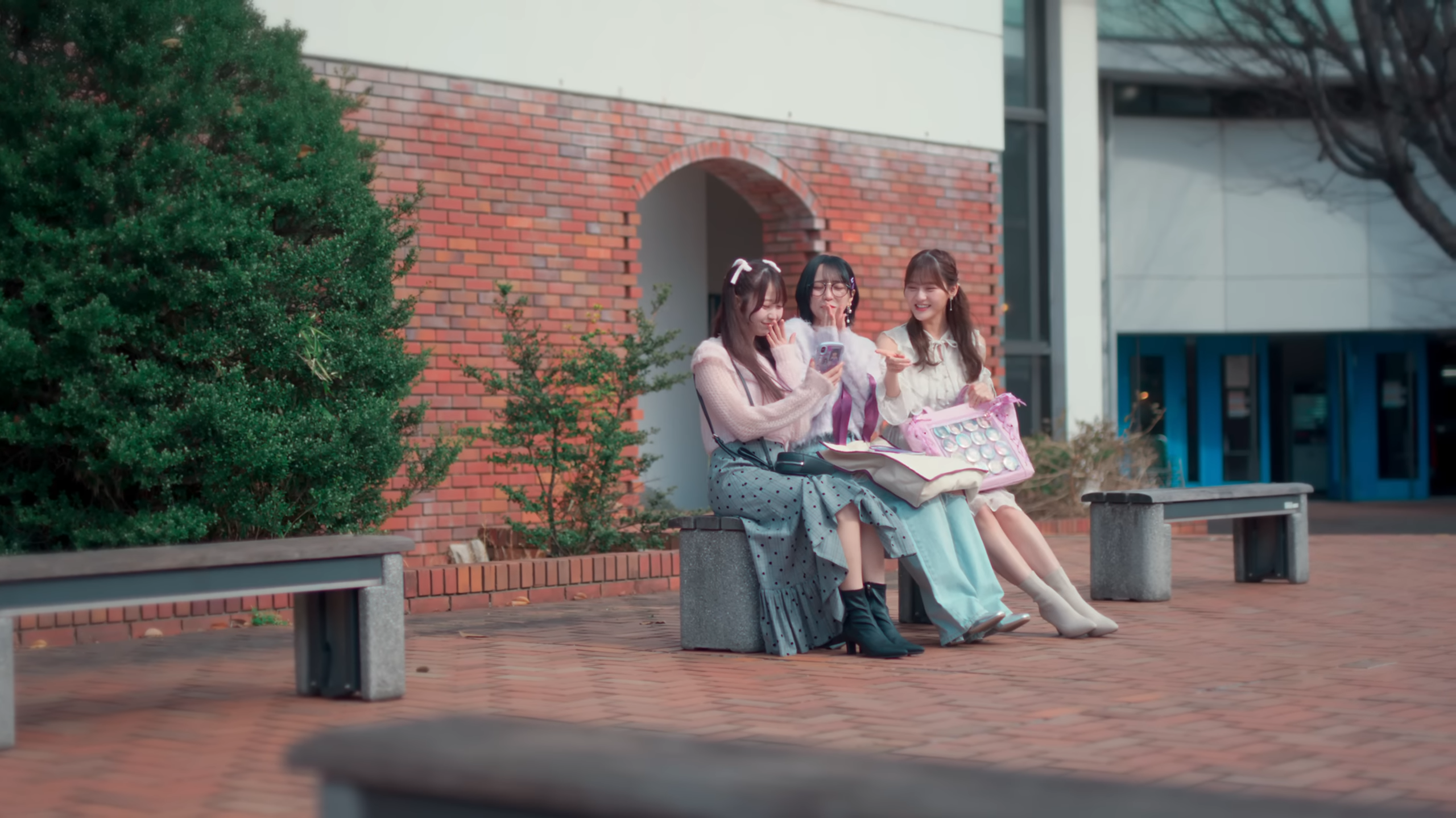 LOVE（イコールラブ）/ 18th Single c/w『超特急逃走中』MVロケ