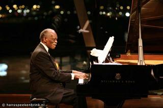 HANK JONES