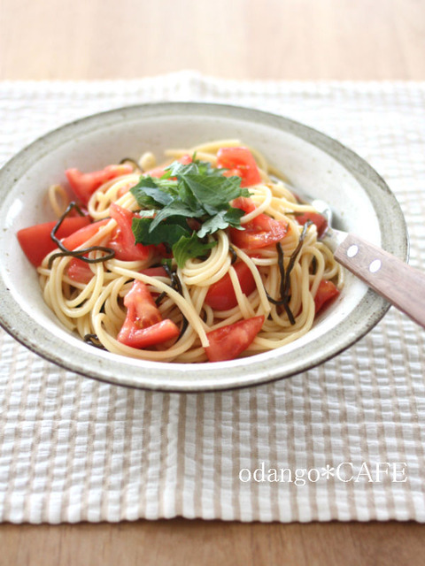 トマトと塩昆布の和えパスタ_co_600