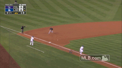041817_mlb_col_lad_nolan_barehanded_med_j5spd45f
