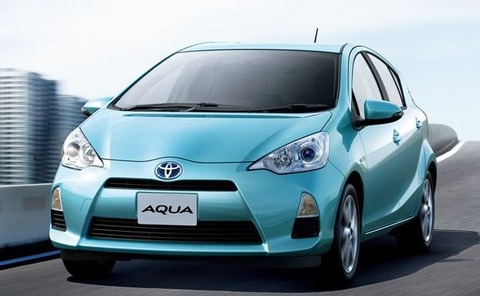 toyota-aqua