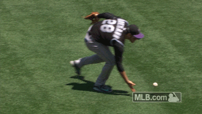 050417_colsd_arenado_barehand_med_6inxsuct