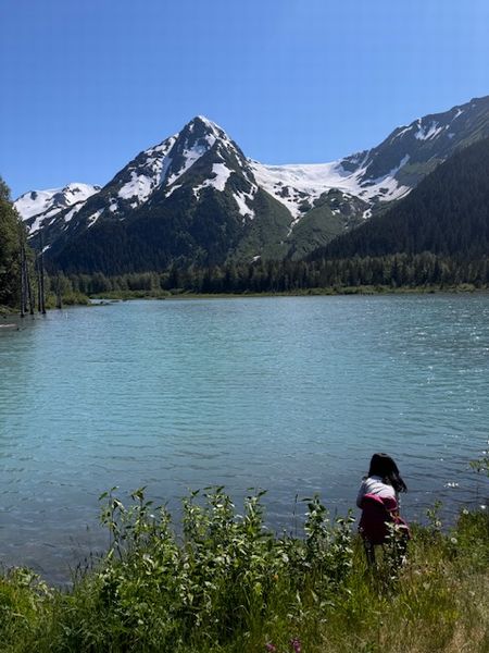 氷河湖の畔で温暖化を考えた