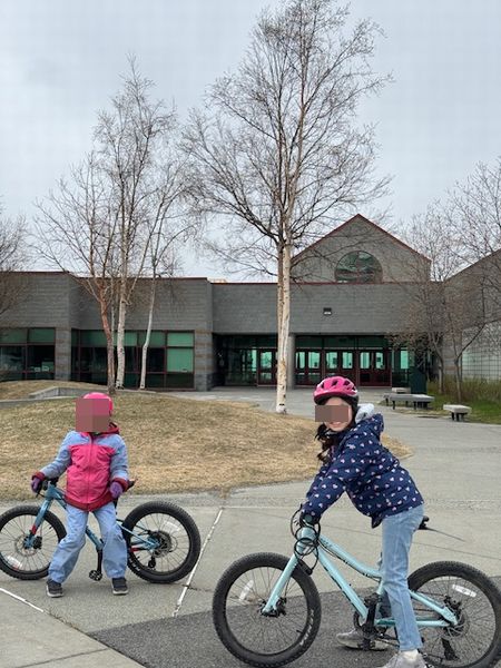 中学校を見に、サイクリング