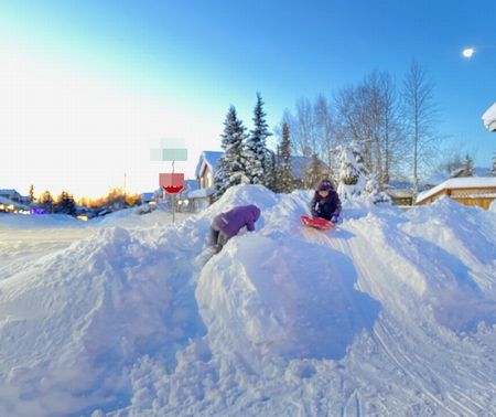 大雪で休校四日目～橇滑り