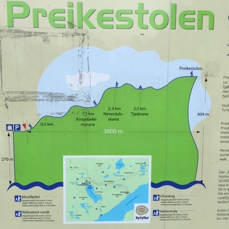 Preikestolenへハイキング