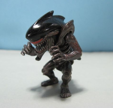 Amazon.co.jp: GBA 宇宙大作戦チョコベーダー ウチュウからの侵略者 : おもちゃ
