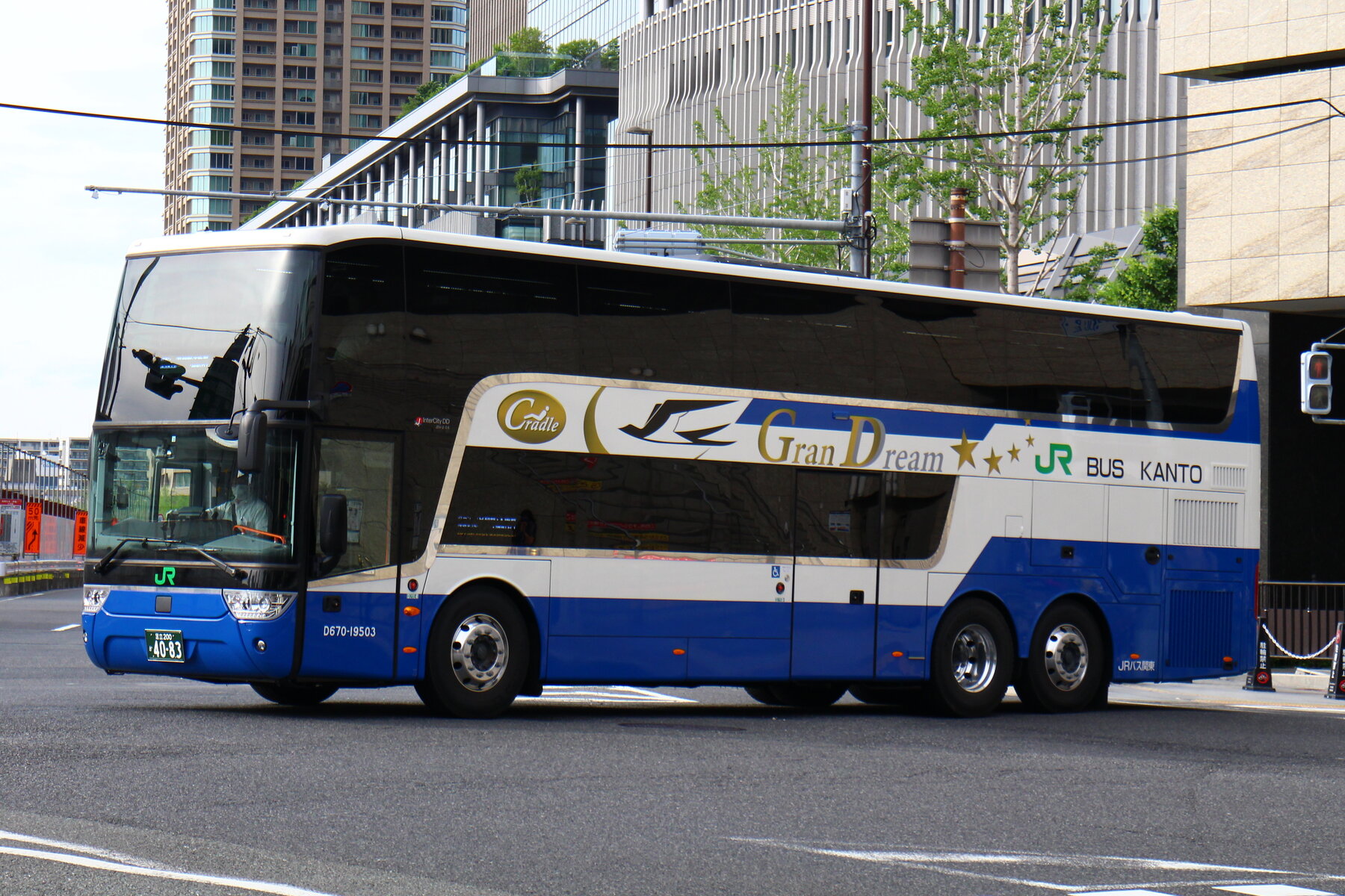 ジェイアールバス関東 D670 19503 飽きたらやめるログライン