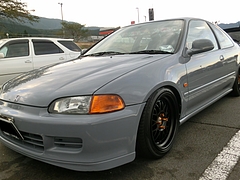 ホンダ・シビッククーペ 左前