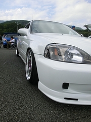 ホンダ・シビッククーペ(EJ7)フロントタイヤ