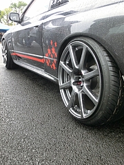 痛車 日産・スカイラインGT-R(BNR32) リアタイヤ