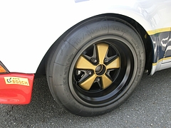 ポルシェ911フロントタイヤ